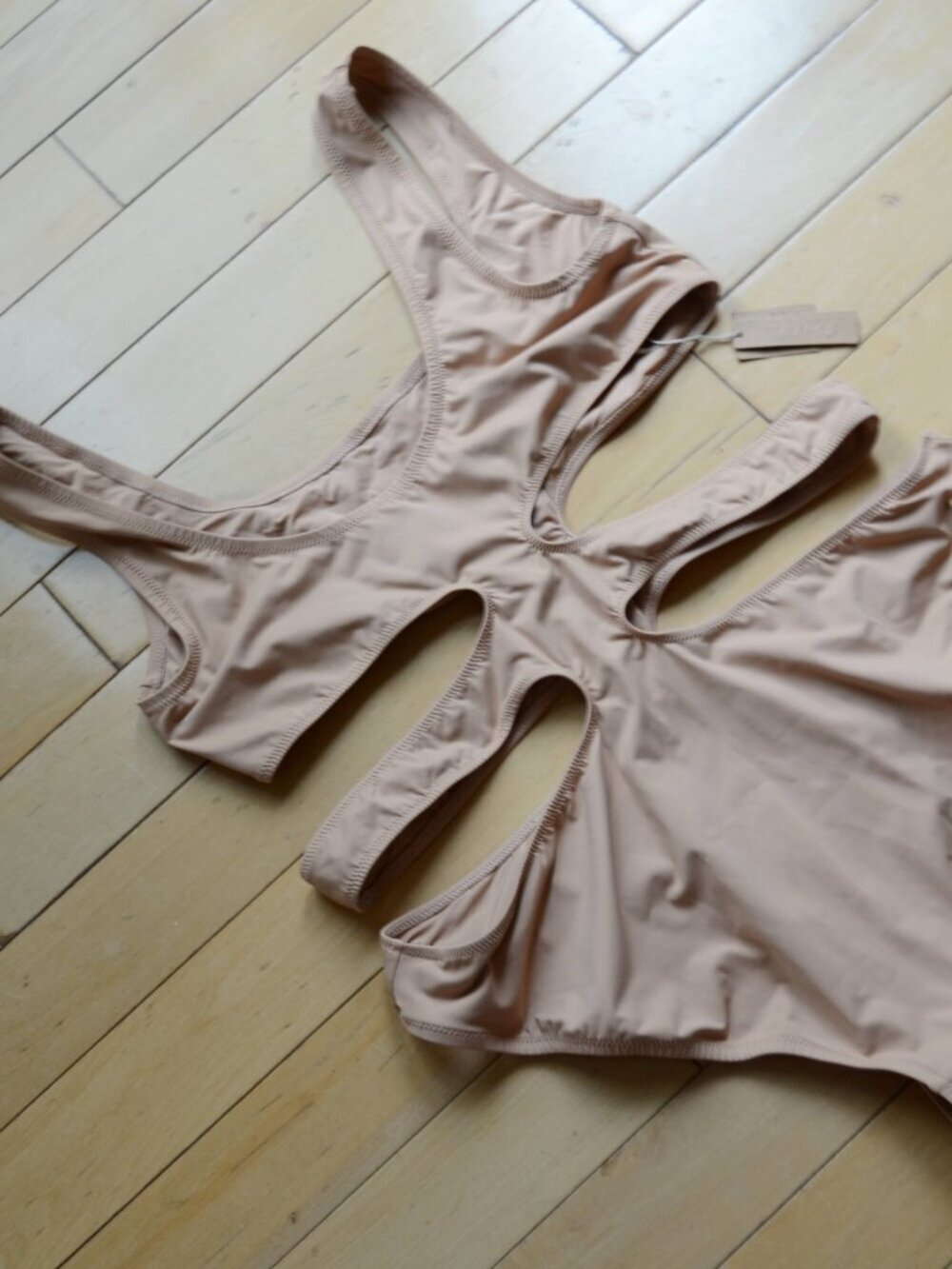Skims Almond Monokini One Piece Swimsuit Size XL NWT - Picture 8 of 8